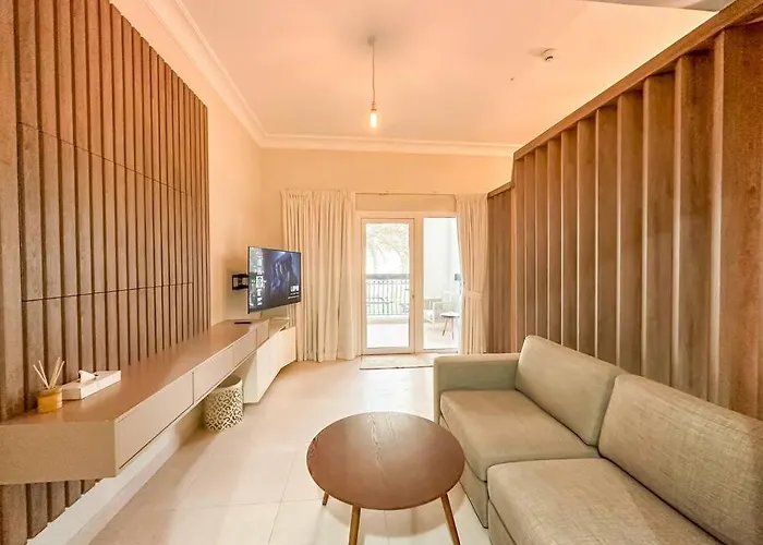 202 Ansam Studio With Stunning Pool View