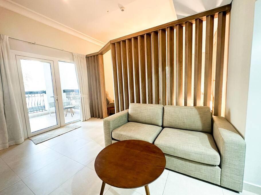 Apartment 202 Ansam With Stunning Pool View